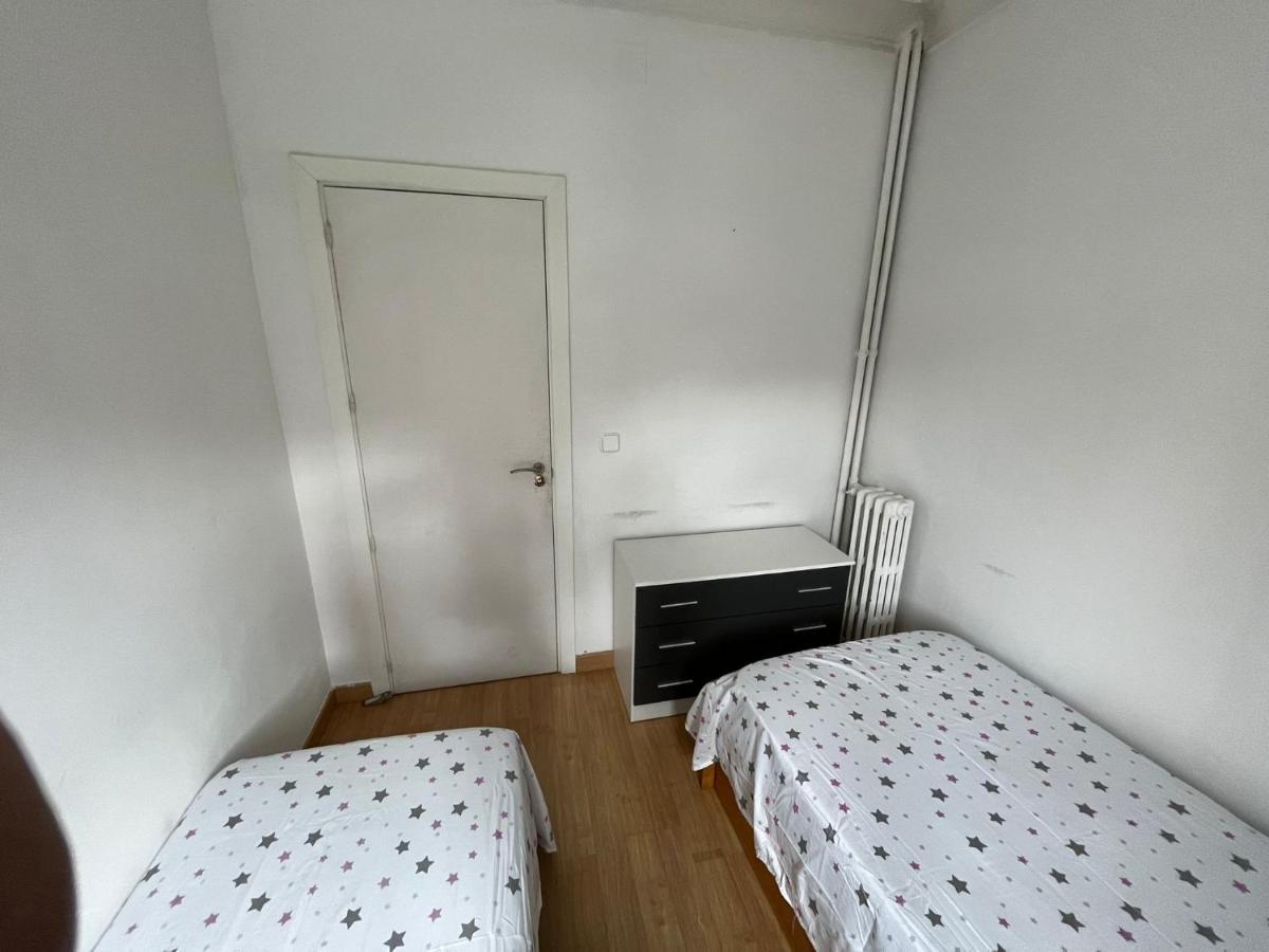 Habitacion Matrimonial En Piso Compartido En El Centro De Madrid Apartment Exterior foto